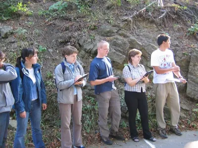 2005_32